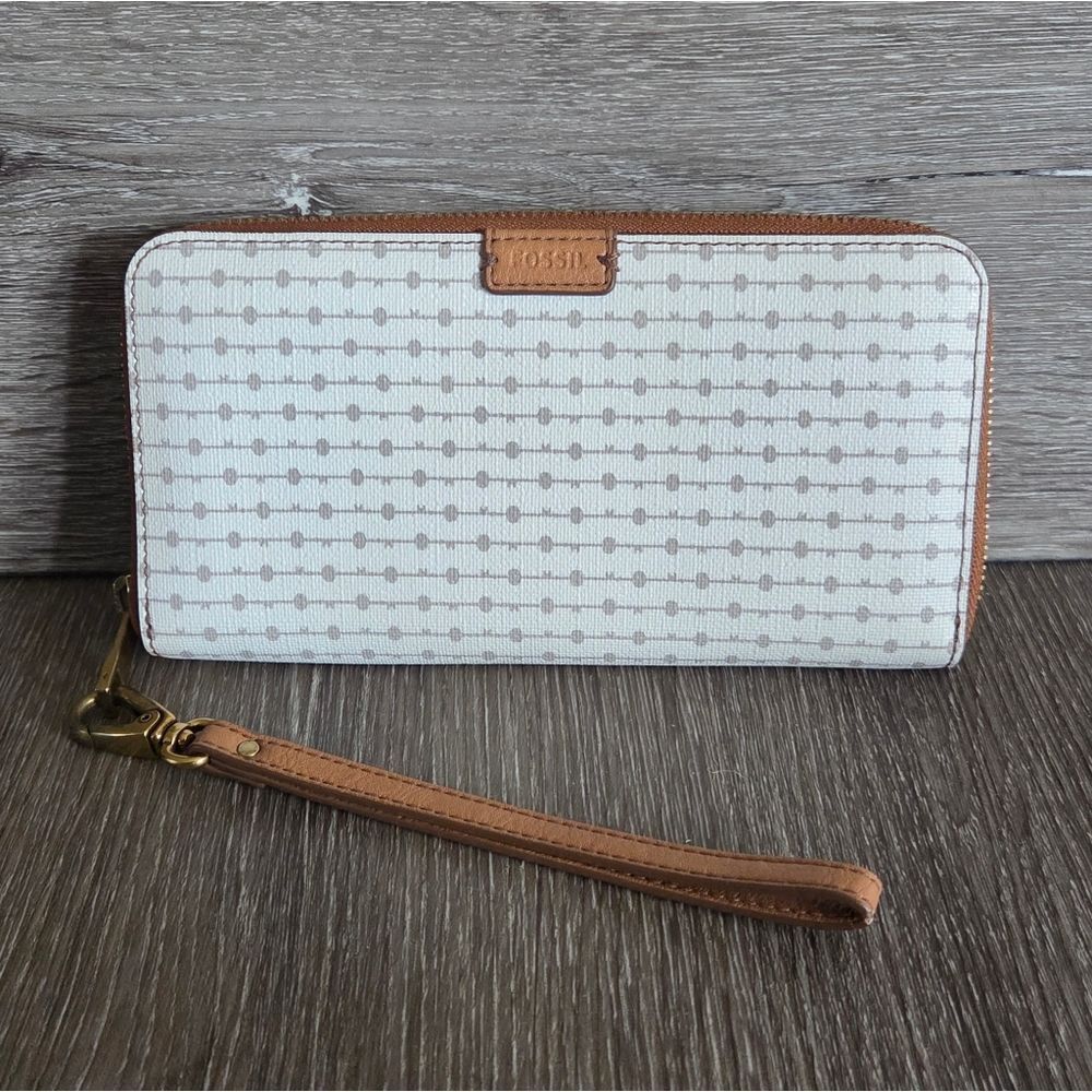 Fossil Emma RFID Zip Around Printed Wallet - Picture 1 of 7